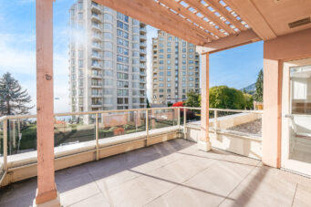 #302 – 2271 Bellevue Avenue